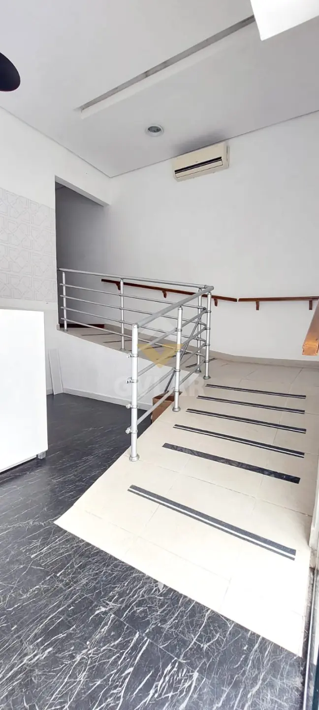 SOBRADO COMERCIAL COMPLETO - ÓTIMA LOCALIZAÇÃO